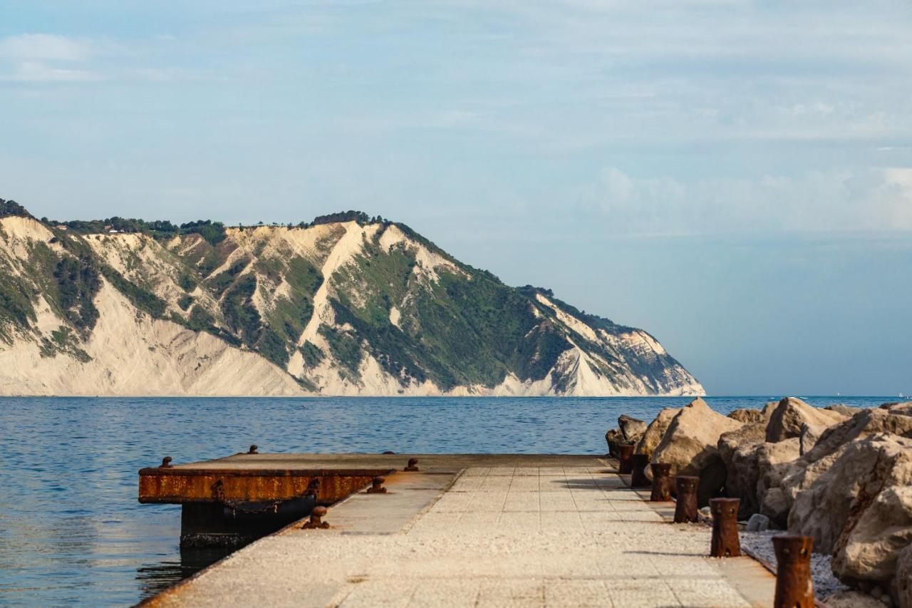 Seebay Hotel Ancona Esterno foto